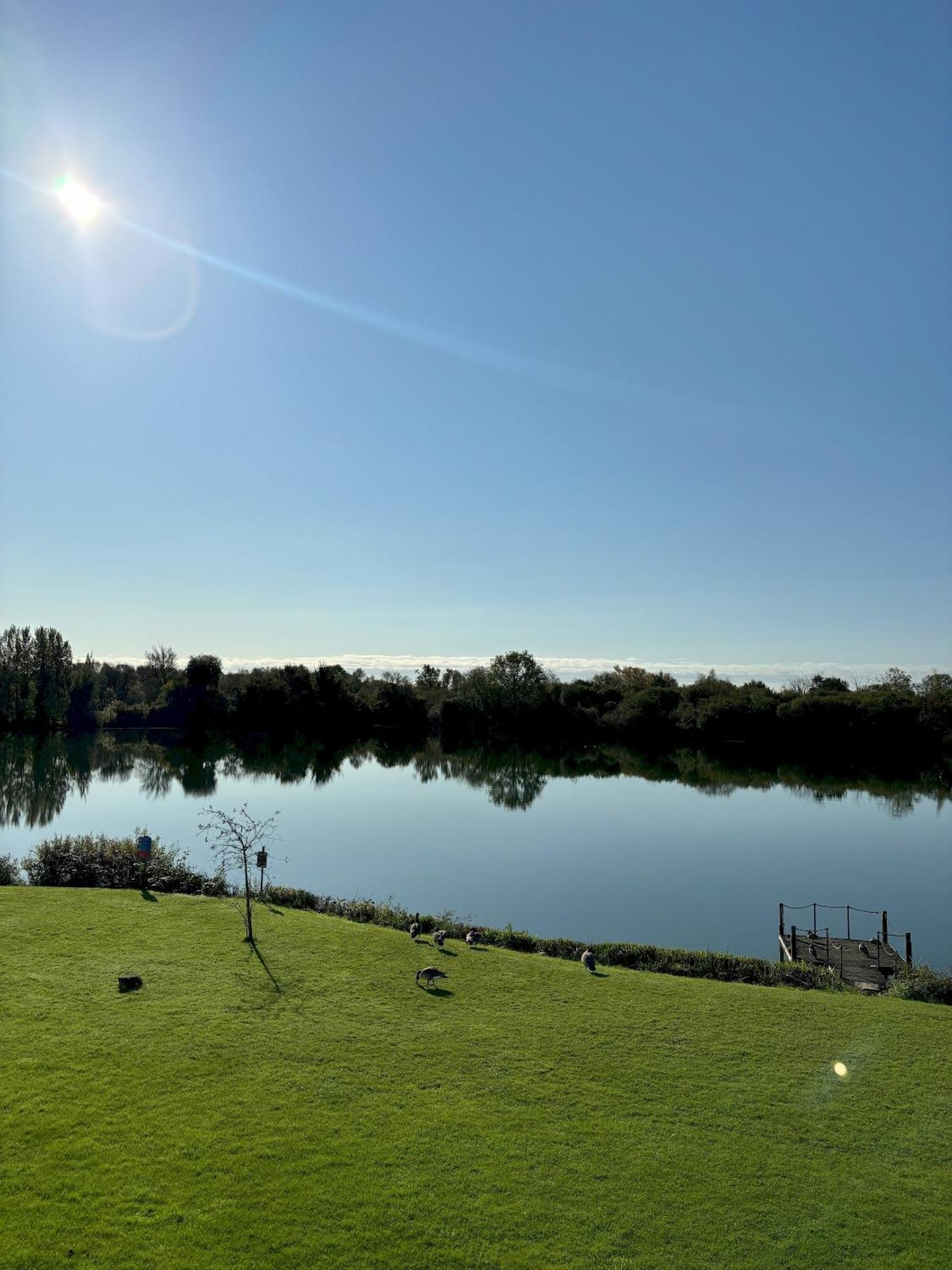 Kinsale Lodge - Cotswolds Lakeside - Spring Lake South Cerney Exterior photo